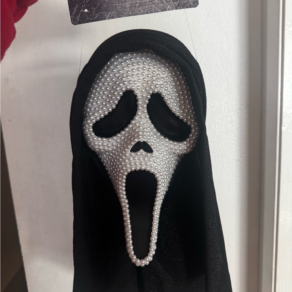 Pearl Embellished Ghost Face Mask